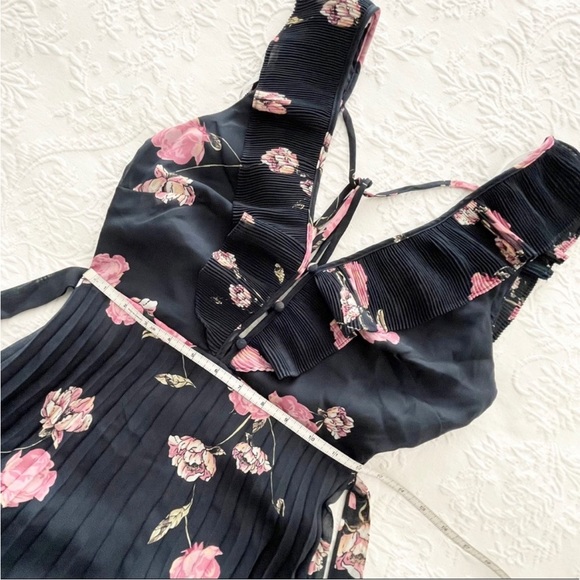 NWOT Lulus Loved By You Navy Blue Floral Pleated Chiffon Maxi Dress XSmall - Picture 6 of 8